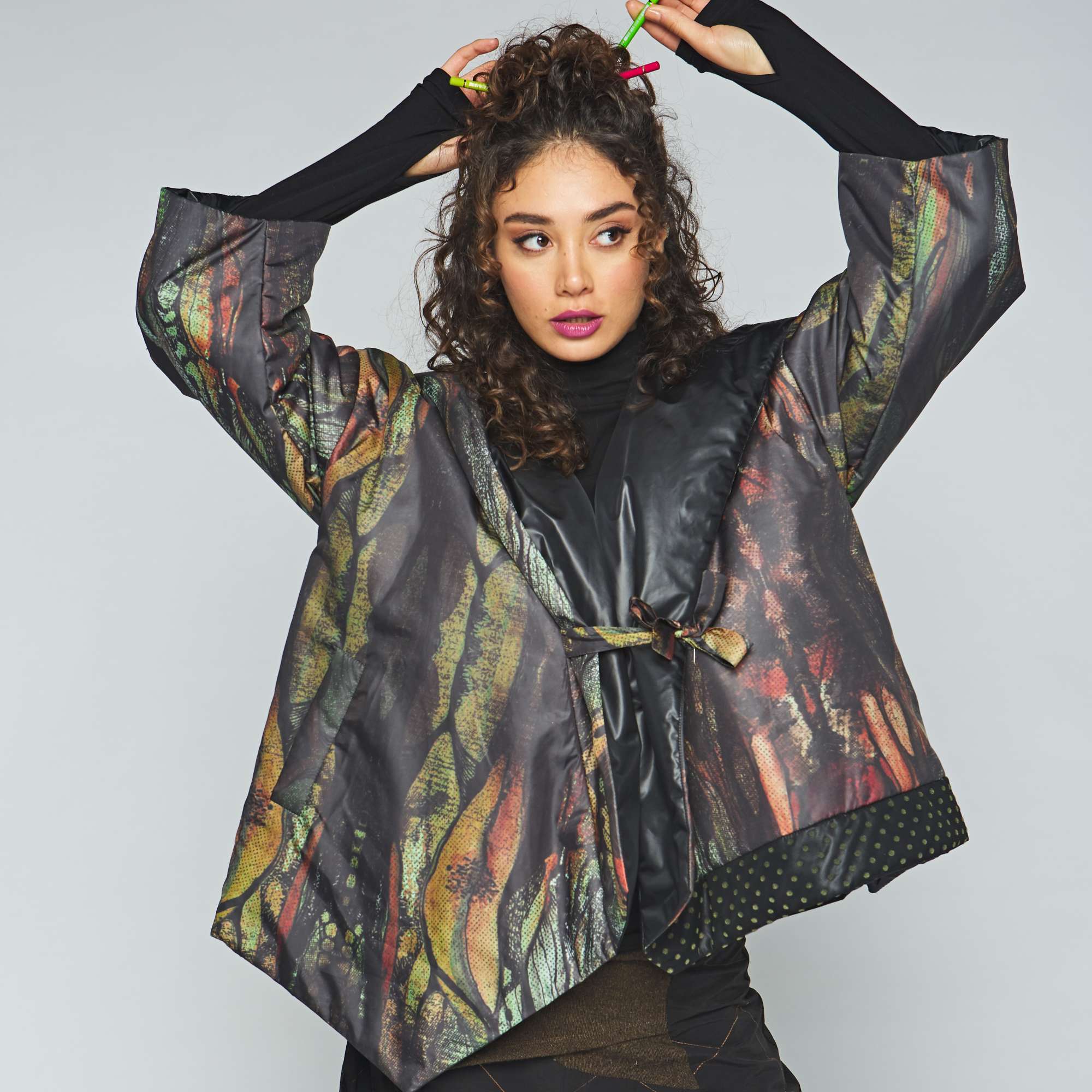 Veste LUUKAA Neuve Taille 46 - Noir, Manches Longues, Longueur 56 Cm, En Lin